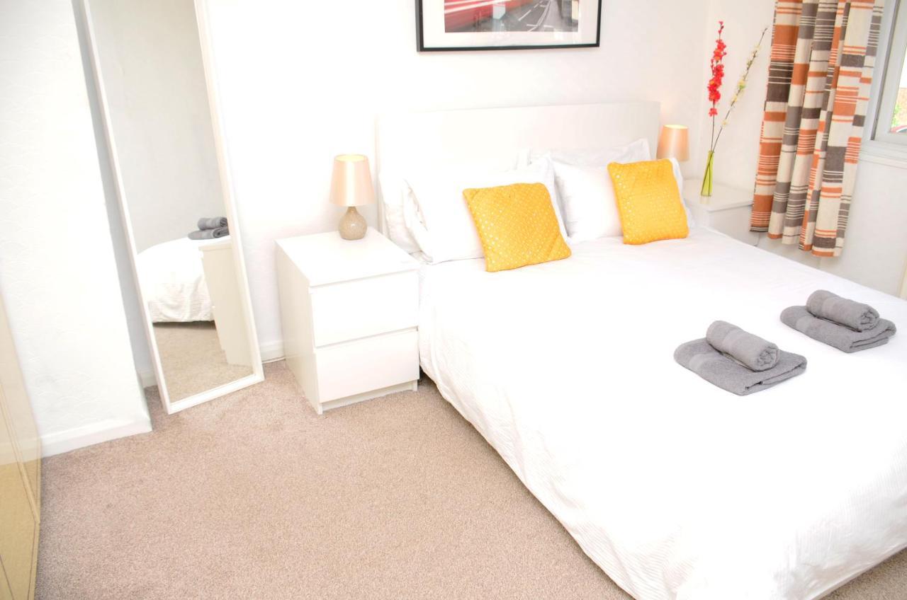 33Sm Dreams Unlimited Serviced Accommodation- Staines - Heathrow Stanwell Exterior foto