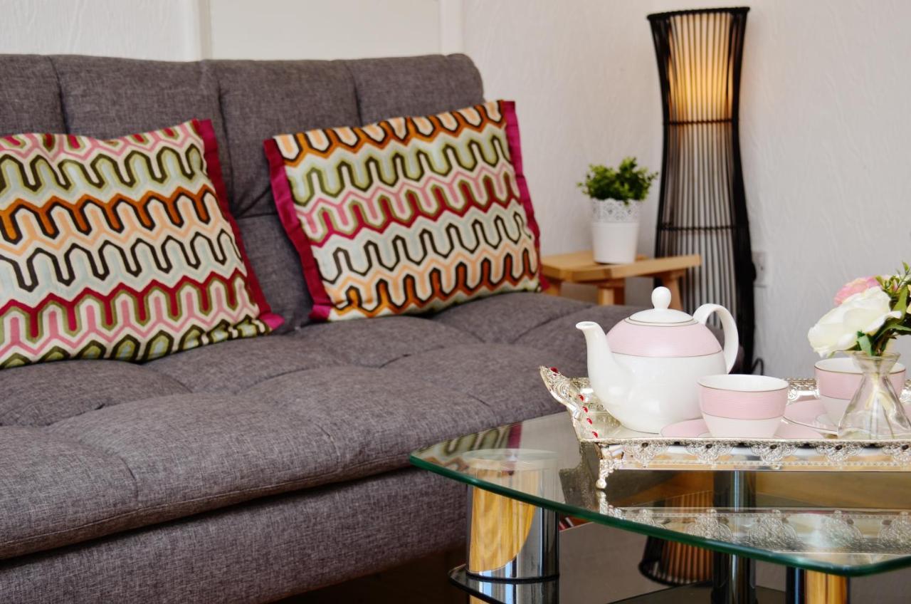 33Sm Dreams Unlimited Serviced Accommodation- Staines - Heathrow Stanwell Exterior foto