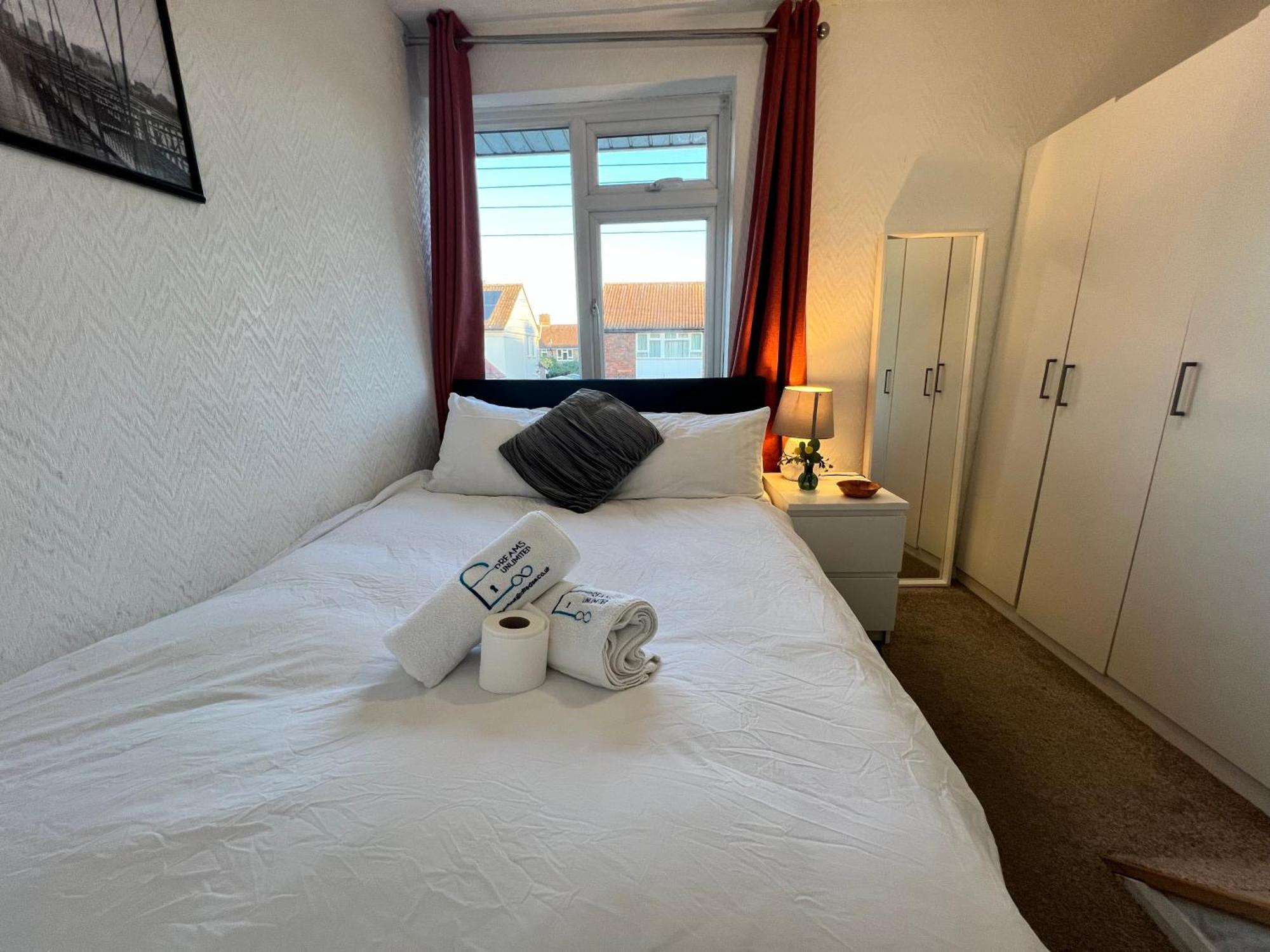 33Sm Dreams Unlimited Serviced Accommodation- Staines - Heathrow Stanwell Exterior foto